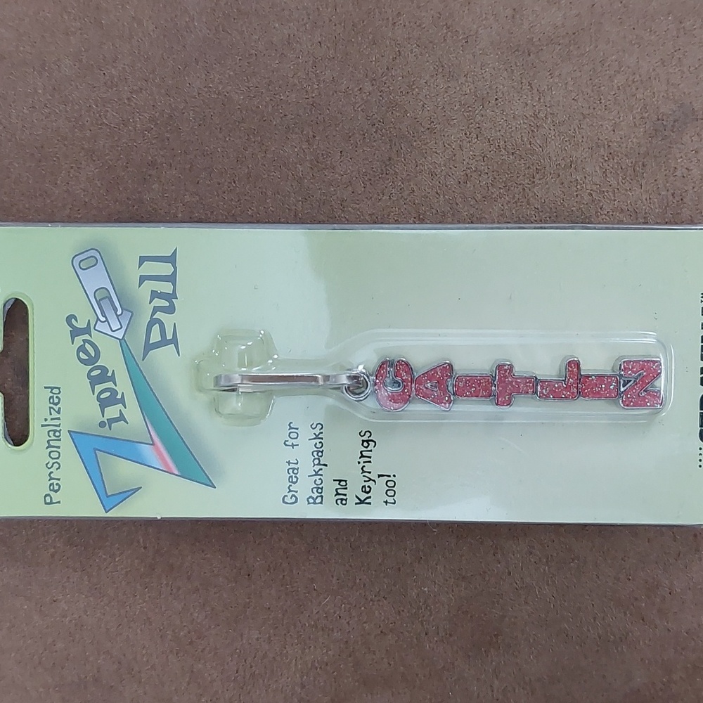 👝 Caitlin zipper pull